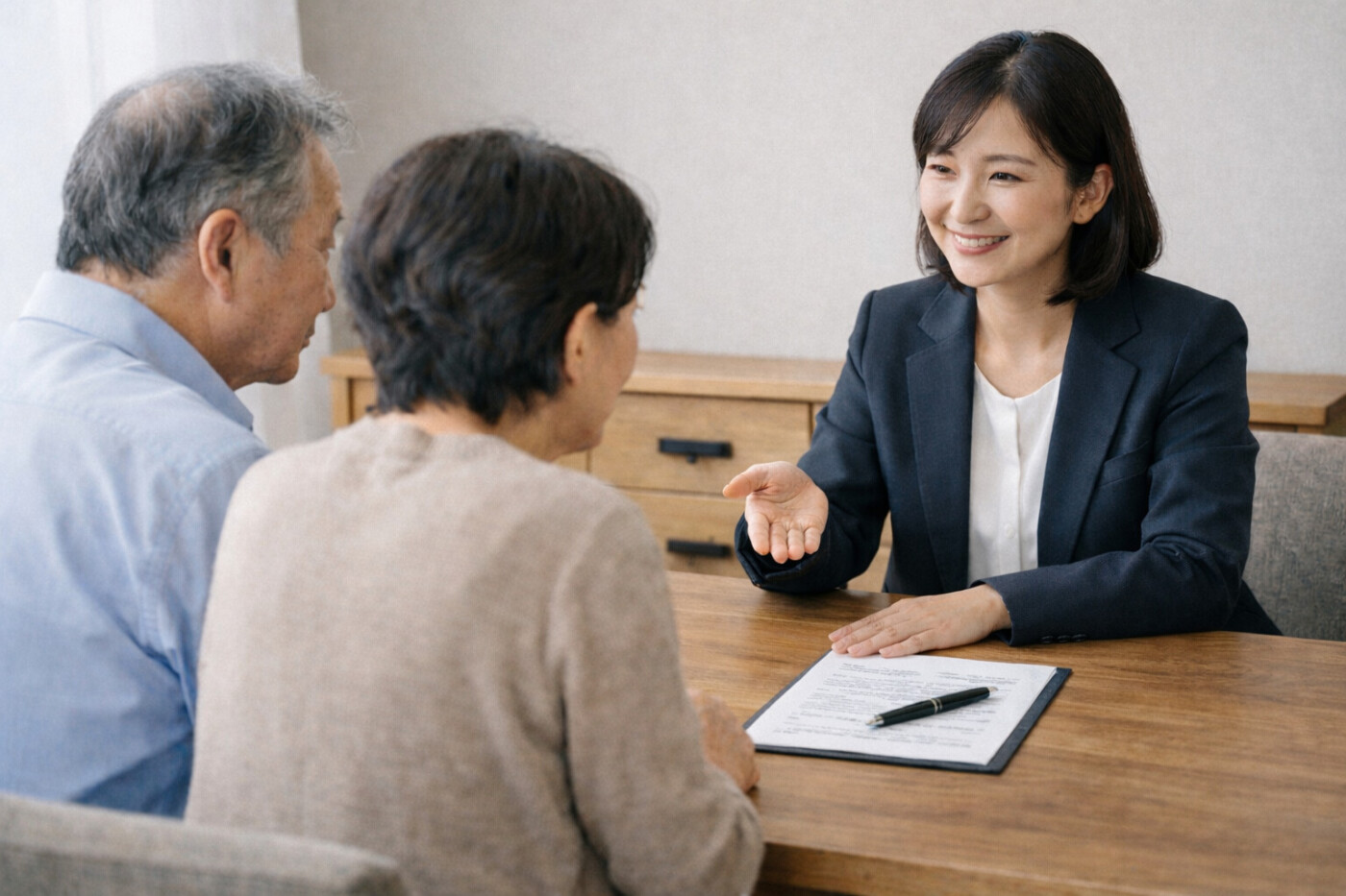 【司法書士監修】家族信託と成年後見の違いとは?|目的別の使い分けと注意点・メリット
